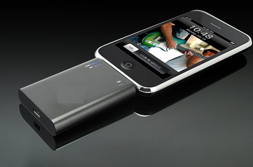 iKool by Dexim Smart Backup Battery Pack for iPhone and iPod iKool by Dexim Smart Backup Battery Pack for iPhone and iPod