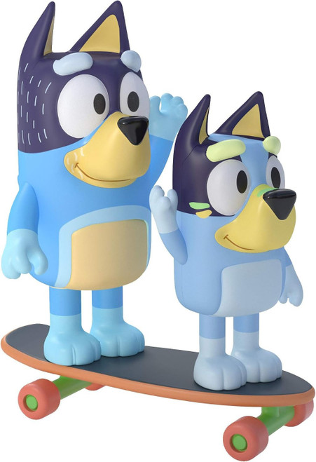 Bluey Two Figure Play Set Skateboarding with Dad (Bandit) and Bluey