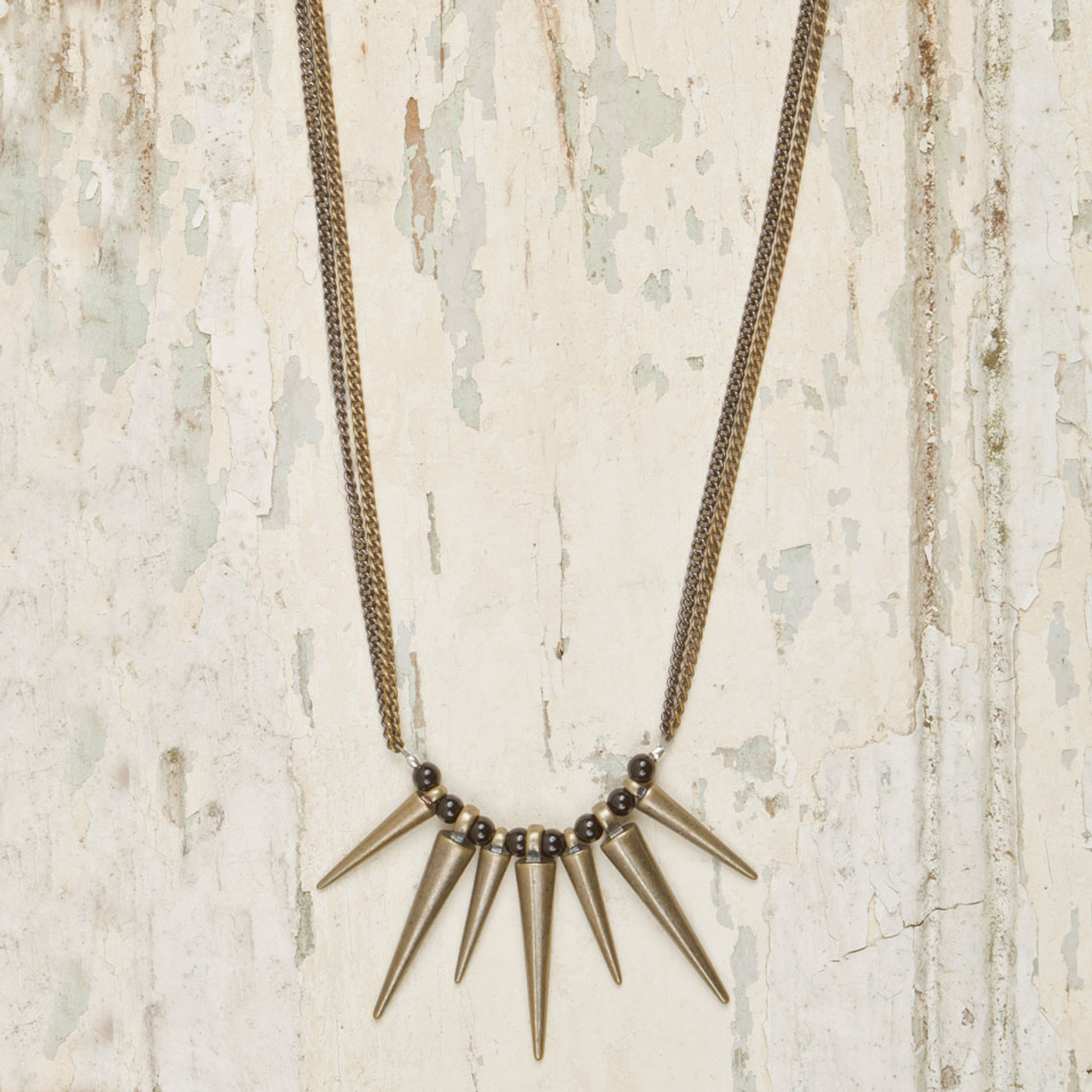 BLACK TRIANGLE DESIGN SPIKE & ball chain middle necklace-