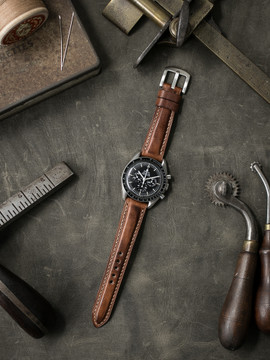 "Skyfall" Russet Vintage Tan Padded Leather Watch Strap "Skyfall" Russet Vintage Tan Padded Leather Watch Strap