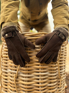 Men's Sheepskin Gloves in Chocolate