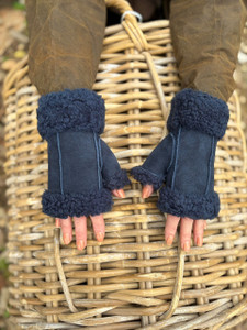 Womens Sheepskin Glittens in Navy
