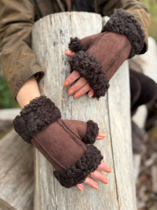 Womens Sheepskin Glittens in Brown
