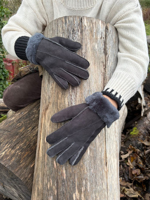 Womens Sheepskin Gloves in Charcoal