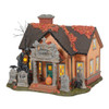 One of the spookiest additions to Trick or Treat Lane, The Cemetery House features a archway faÃƒÆ’Ã†â€™Ãƒâ€ Ã¢â‚¬â„¢ÃƒÆ’Ã¢â‚¬Â ÃƒÂ¢Ã¢â€šÂ¬Ã¢â€žÂ¢ÃƒÆ’Ã†â€™ÃƒÂ¢Ã¢â€šÂ¬Ã‚Â ÃƒÆ’Ã‚Â¢ÃƒÂ¢Ã¢â‚¬Å¡Ã‚Â¬ÃƒÂ¢Ã¢â‚¬Å¾Ã‚Â¢ÃƒÆ’Ã†â€™Ãƒâ€ Ã¢â‚¬â„¢ÃƒÆ’Ã‚Â¢ÃƒÂ¢Ã¢â‚¬Å¡Ã‚Â¬Ãƒâ€¦Ã‚Â¡ÃƒÆ’Ã†â€™ÃƒÂ¢Ã¢â€šÂ¬Ã…Â¡ÃƒÆ’Ã¢â‚¬Å¡Ãƒâ€šÃ‚Â§ade, yard full of tombstones, and visit from the Grim Reaper. Black cats, sculls and crows are not to be overlooked at this over-decorated house.