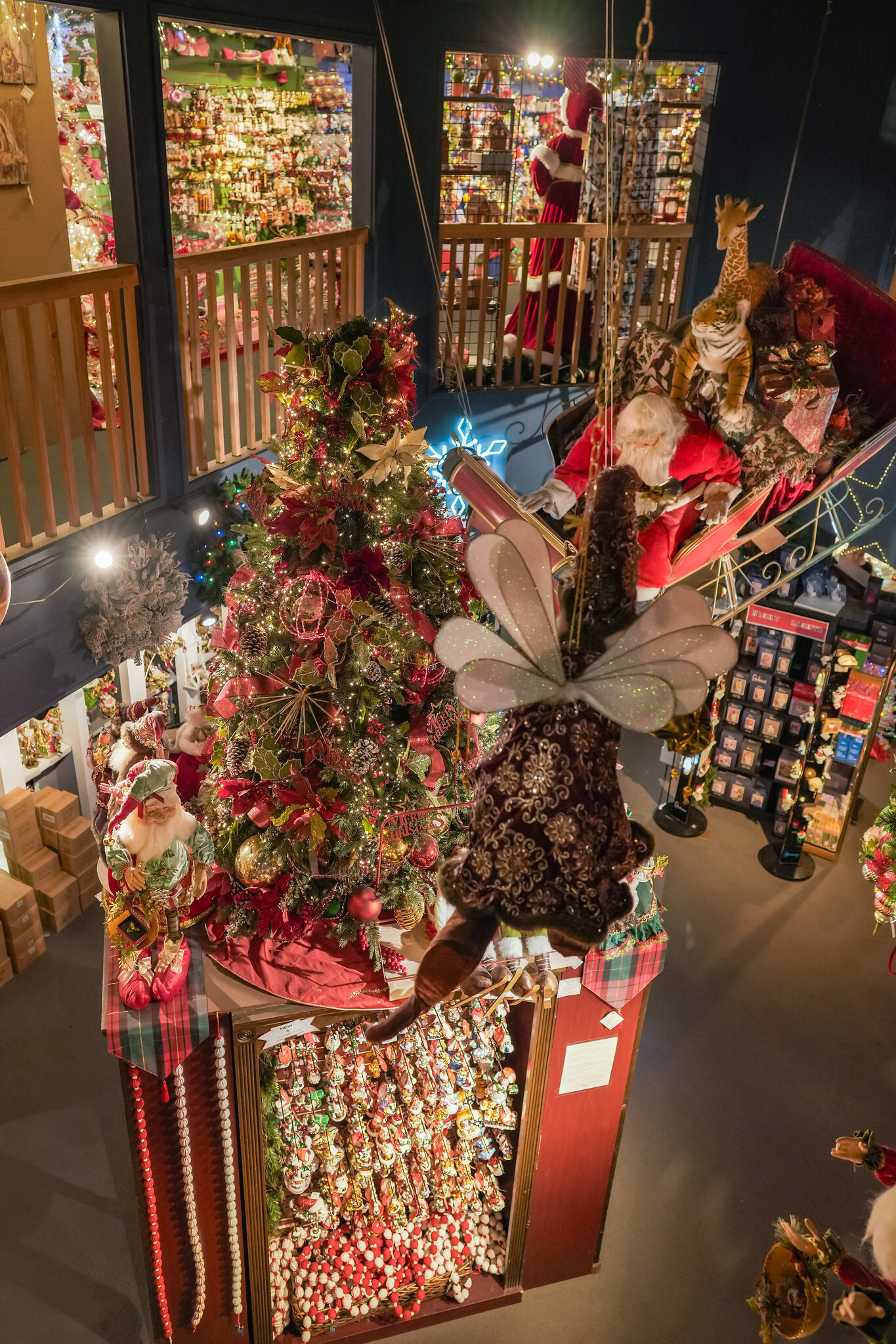 Kris Kringl - Where It's Christmas All Year Long!