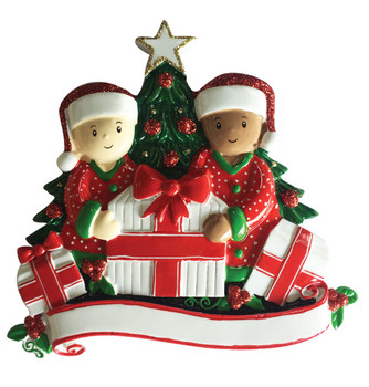 2 BIRACIAL FAM OPEN PRESENTS ORNAMENT - MR1523-2