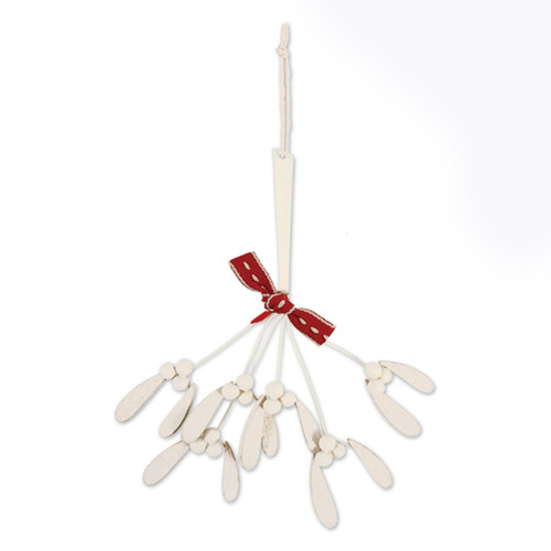 MISTLETOE BUNCH ORNAMENT ON GIFT TAG - E3395 MISTLETOE BUNCH ORNAMENT ON GIFT TAG - E3395