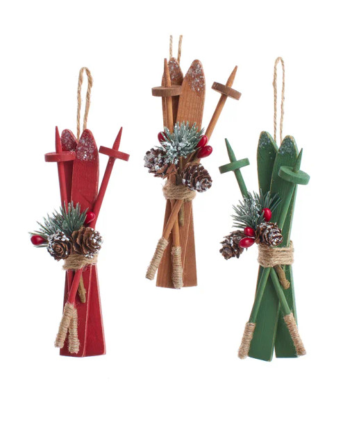 WOODEN SKIS WITH HOLIDAY DECOR ORNAMENT - G0310