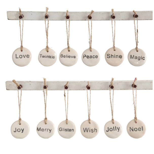 MINI IVORY STONEWARE TAG ORNAMENT - XC7416A