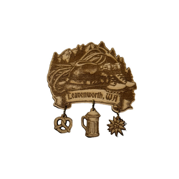 WOODEN LEAVENWORTH BAVARIAN HAT MAGNET - CA094
