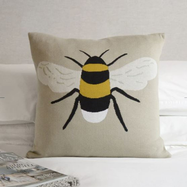 KNITTED STATEMENT CUSHION-BEES - KSC3650
