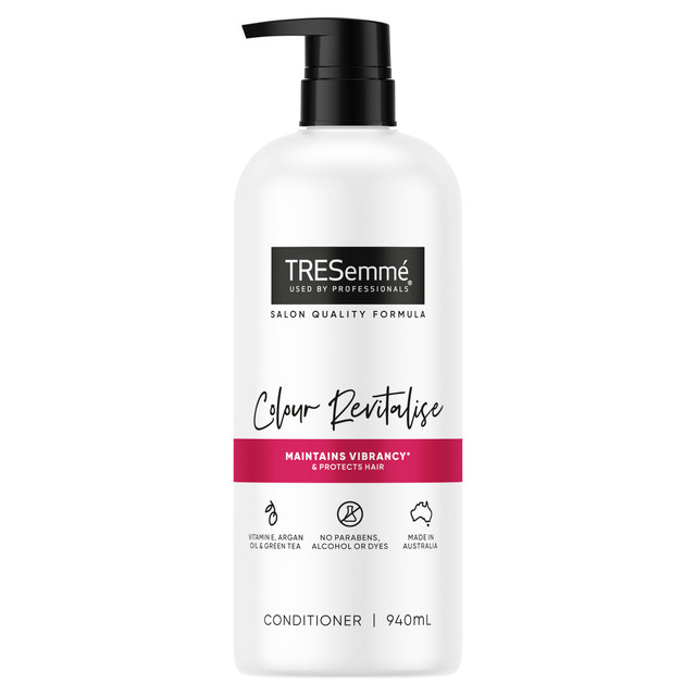 Tresemme  Conditioner maintains vibrancy* and protects hair Colour Revitalise 940 mL