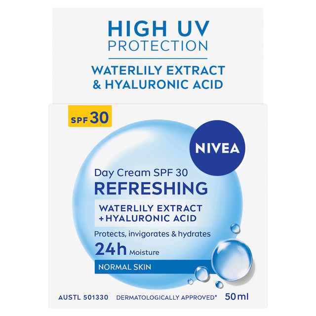 NIVEA Refreshing Day Cream SPF30 50ml