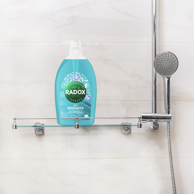 Radox  Shower Gel for a reviving shower Feel Oxygenated body wash with grapefruit & cedarwood fragrance 1 L