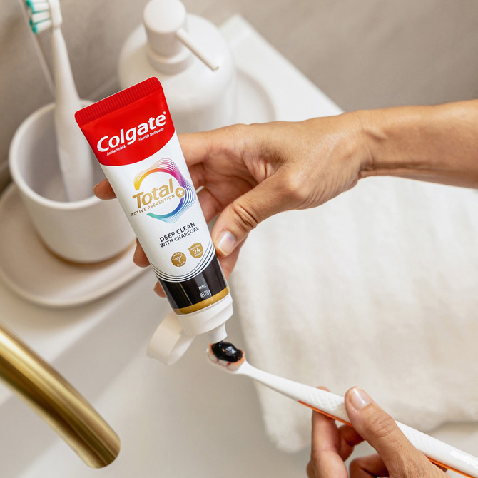 Colgate Total Active Prevention Toothpaste Deep Clean with Charcoal 200g