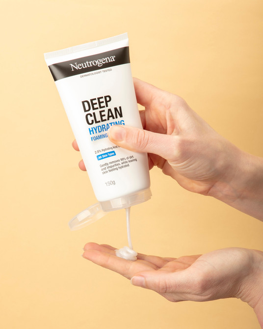Neutrogena Deep Clean Hydrating Foaming Cleanser 150g