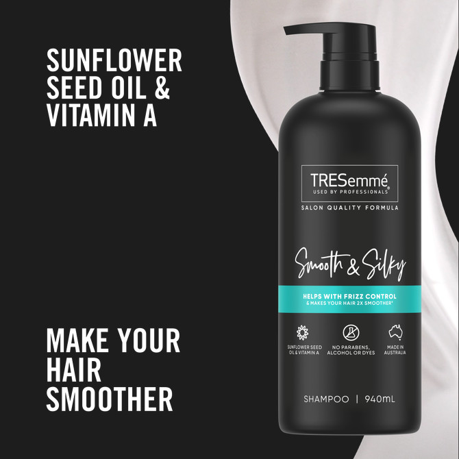 TRESemmé Shampoo for dry, frizz-prone hair Smooth & Silky with sunflower seed oil and vitamin A 940 mL