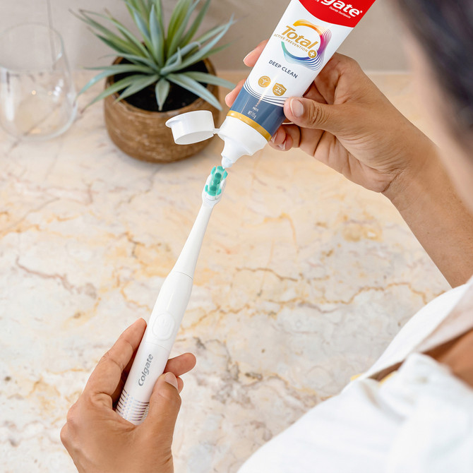 Colgate Total Battery Toothbrush 1 Pack
