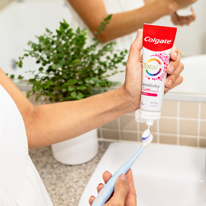 Colgate Total Sensitivity and Gum Health Original Toothpaste 115g