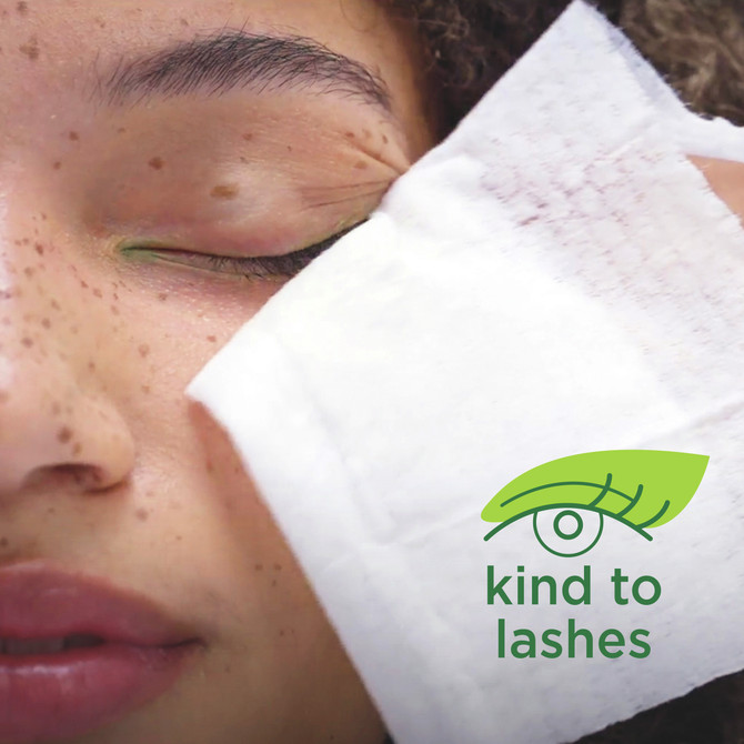 Simple Kind to Skin Biodegradable Cleansing Wipes with vitamin B5, vitamin E and pro amino acids to instantly cleanse and remove waterproof make-up 25 pc