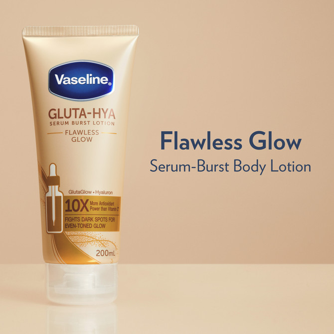 Vaseline Gluta-Hya Body Lotion for even-toned glow Flawless Glow with Pro-Retinol to fight dark spots 200mL