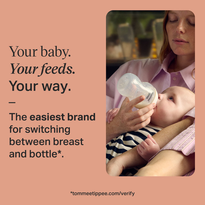 Tommee Tippee Baby Bottles, Natural Start Anti-Colic Baby Bottle with Slow Flow Breast-Like Teat, 260ml, 0m+, Self-Sterilising, Baby Feeding Essentials, Pack of 1