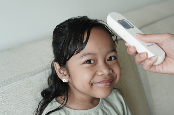 OMRON Forehead Thermometer MC-F300