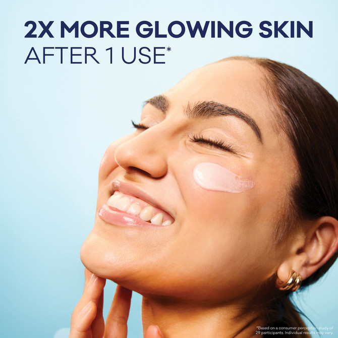 UV Aqua Rich Glow Effect Moisturiser SPF 50