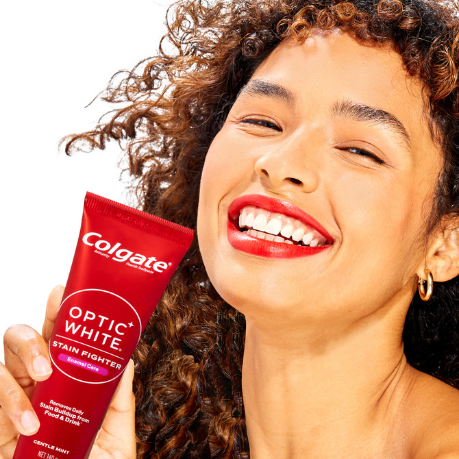 Colgate Optic White Stain Fighter Enamel Care Teeth Whitening Toothpaste, 140g