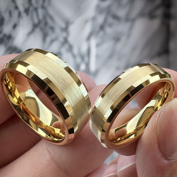 YG888C - His/Her Rings Set - 18 kt Yellow Gold Wedding Bands in 8mm and 6mm. His and Her Wedding bands, His and Her Wedding Rings, Comfort Fit.