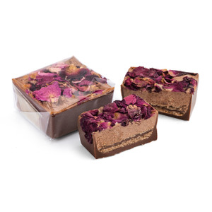 ROSE PETALS PRALINE