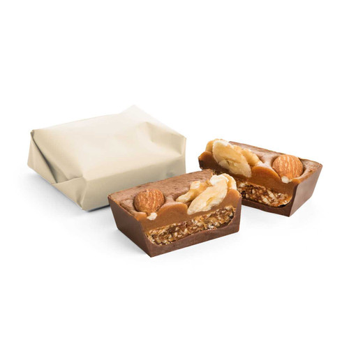 CARAMEL CROQUANT - WALNUT & ALMOND - MILK / Per 8 OZ. ( Approx. 7 PCs.) CHOCOLATE SOLD BY WEIGHT Mirelli Chocolatier