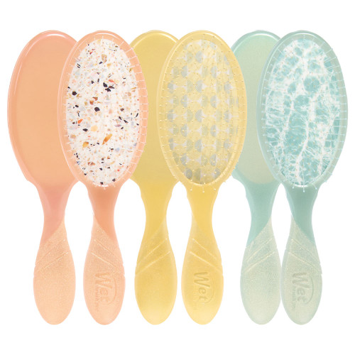 Wet Brush Pro Pearlescent Aura Detangler collection.