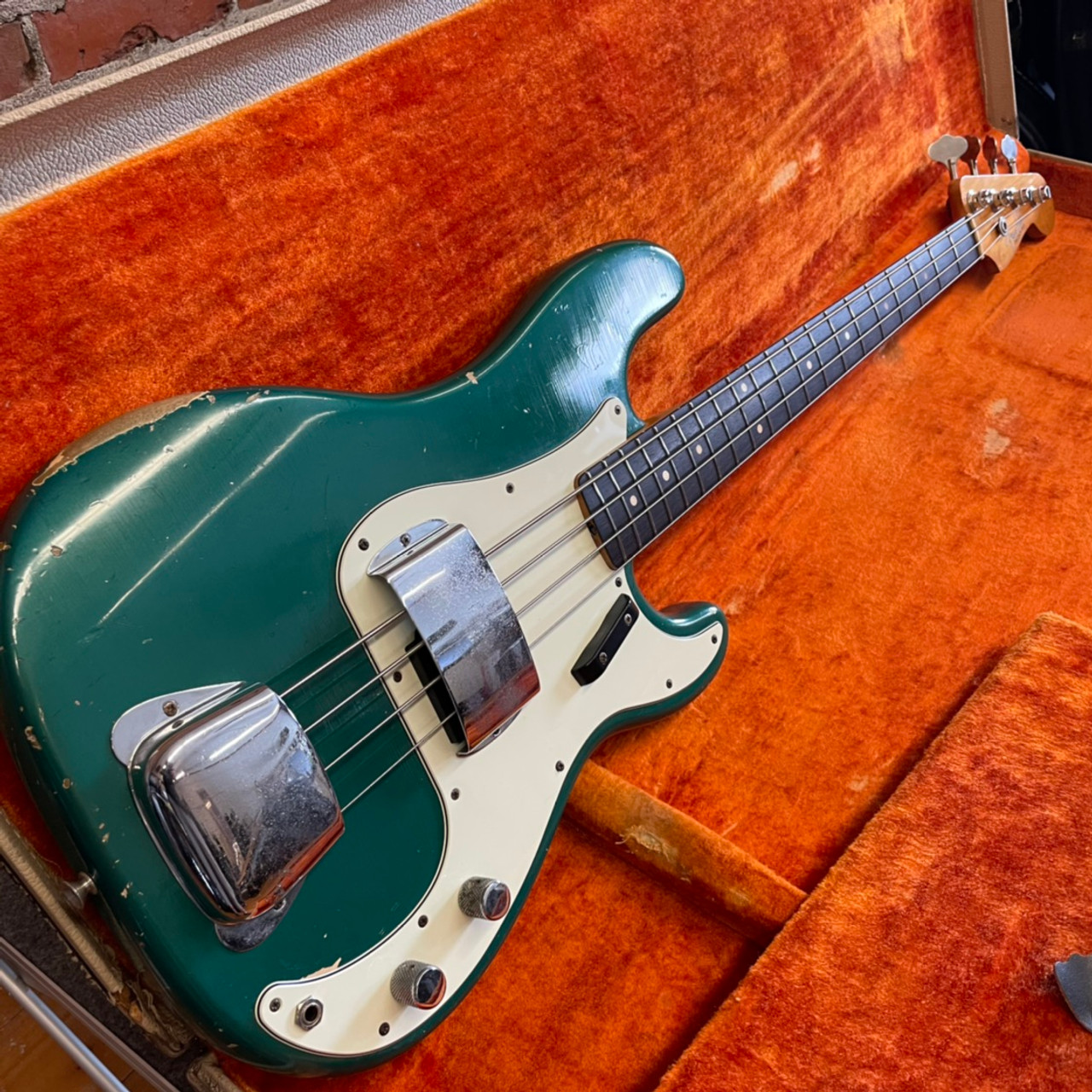 green fender p bass