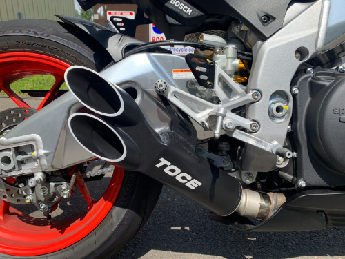 Razor Tip Slip-On - Aprilia RSV4 / Tuono V4