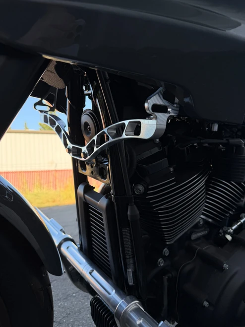 M8 Softail ST Fairing Brace