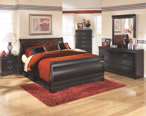 Huey Vineyard Black 8 Pc. Dresser, Mirror, Chest, Full Sleigh Bed, 2 Nightstands