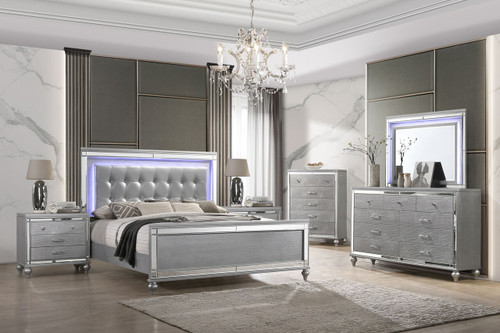 Valentino - 5/0 Queen 6 Piece Bedroom Set (Bed & Dresser & Mirror & Chest & 2 Nightstands) - Silver
