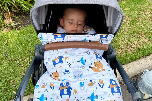 pram snuggle bag, pram sleeping bag, cosy toes,footmuff, waterproof footmuff, universal footmuff, cosytoes, pram waterproof footmuff, universal fit waterproof footmuff