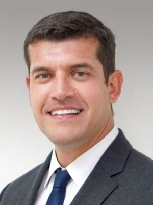 Dr. Carlos Souza
