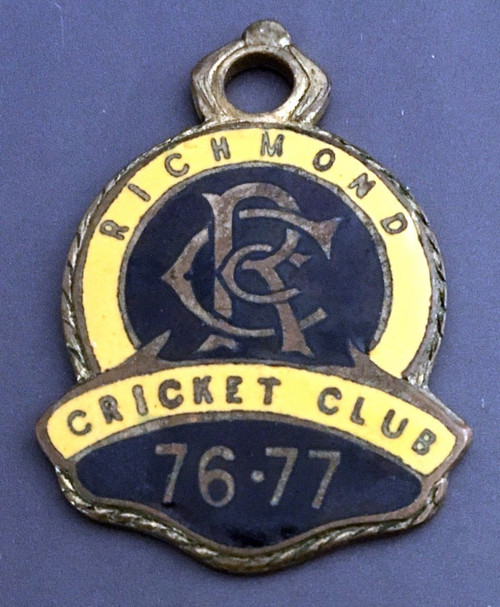 RICHMOND CRICKET CLUB MEMBER MEDALLION 1976-77 SEASON