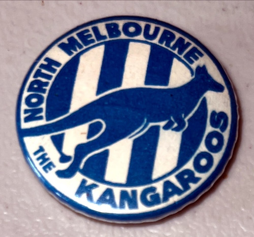 1960s NORTH MELBOURNE THE KANGAROOS TIN BADGE