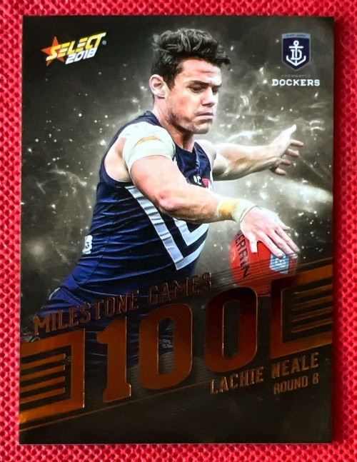 2018 AFL SELECT FOOTY STARS MG29 LACHIE NEALE FREMANTLE DOCKERS 100 GAME MILESTONE CARD