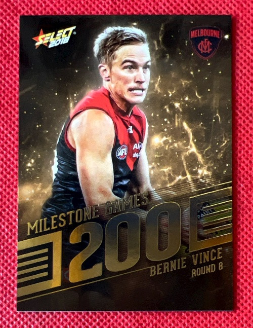 2018 AFL SELECT FOOTY STARS MG66 BERNIE VINCE MELBOURNE DEMONS 200 GAME MILESTONE CARD