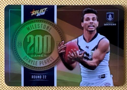 2015 AFL SELECT FOOTY  STARS MG32 DANYLE PEARCE FREMANTLE DOCKERS 200 GAME MILESTONE CARD