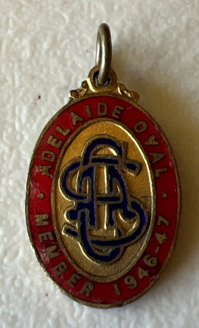 ADELAIDE OVAL MEMBERS BADGE 1946/47 SEASON