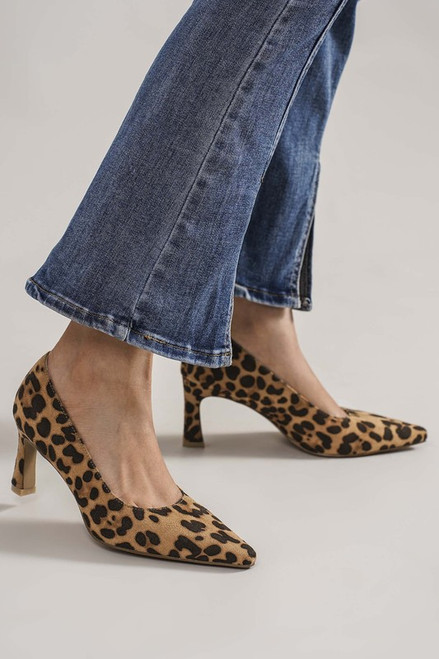 Trinee Leo Pumps