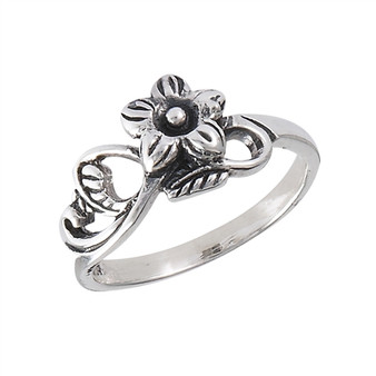 Flower Ring with Leaf Design