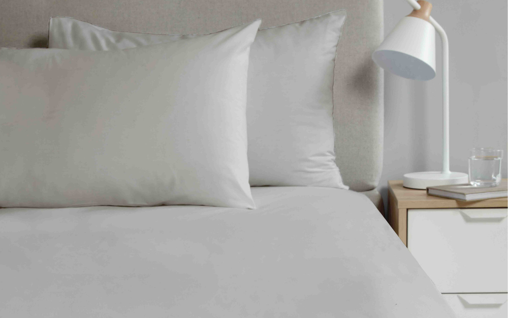 Fitted sheets vs flat sheets for sheet sets: retailer basics